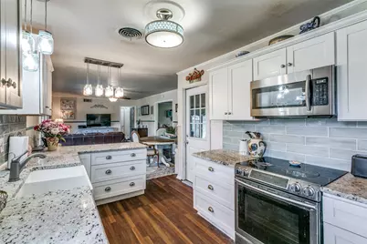 209 Linda Lane, Irving, TX 75062 - Photo 7