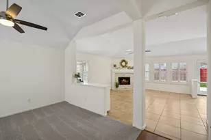 2813 Pecan Meadow Dr, Garland, TX 75040 - Photo 5