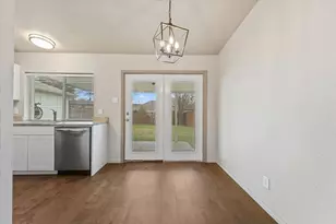 914 Toyah Creek Ln, Garland, TX 75040 - Photo 5