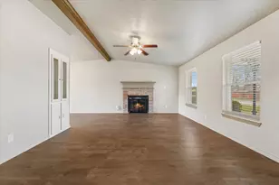 914 Toyah Creek Ln, Garland, TX 75040 - Photo 3
