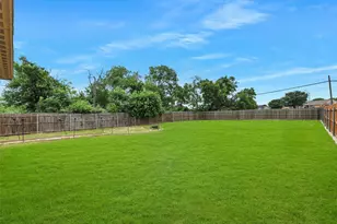 3101 EastCrest Ct, Fort Worth, TX 76105 - Photo 31