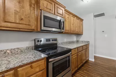 1512 N Anglin Street, Cleburne, TX 76031 - Photo 9