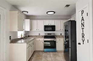 518 Nightshade Dr, Arlington, TX 76018 - Photo 7