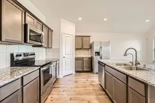 1001 Alton Dr, Aubrey, TX 76227 - Photo 9