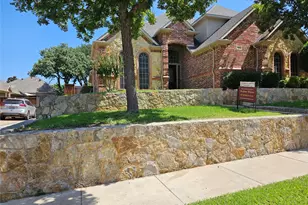 7921 Shady Oaks Dr, North Richland Hills, TX 76182 - Photo 1