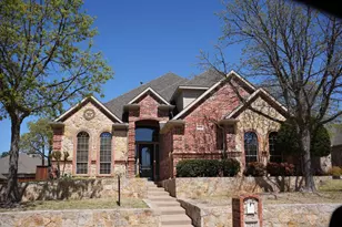 7921 Shady Oaks Dr, North Richland Hills, TX 76182 - Photo 1