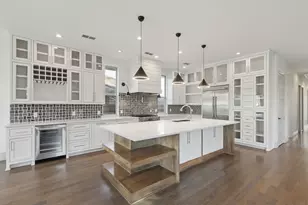 1018 S Waverly Dr, Dallas, TX 75208 - Photo 9