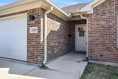 2209 N Hickory Street, Sherman, TX 75092 - Photo 3