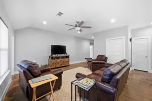 2209 N Hickory St, Sherman, TX 75092 - Photo 5