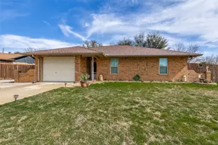 708 Vickie Dr, Azle, TX 76020 - Photo 1
