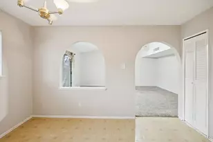 317 E Grenoble Dr, Grand Prairie, TX 75052 - Photo 13