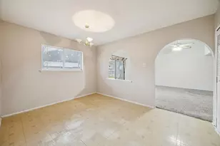 317 E Grenoble Dr, Grand Prairie, TX 75052 - Photo 7