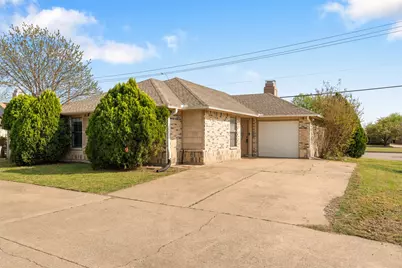 6700 Oriole Court, Haltom City, TX 76137 - Photo 3