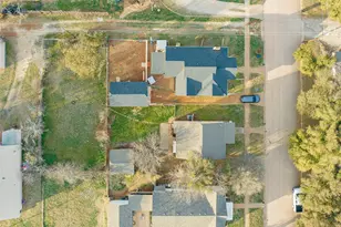 207 S Flint St, Breckenridge, TX 76424 - Photo 31