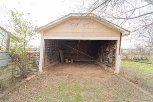 207 S Flint St, Breckenridge, TX 76424 - Photo 23