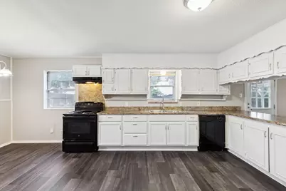 7009 Corona Drive, Haltom City, TX 76180 - Photo 11