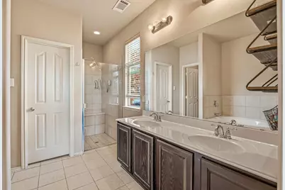 409 Crown Oaks Drive, Fort Worth, TX 76131 - Photo 13