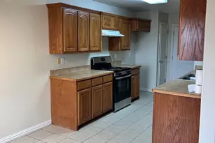 722 Rambling Ct, Granbury, TX 76049 - Photo 3