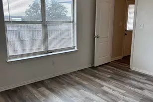 722 Rambling Ct, Granbury, TX 76049 - Photo 5