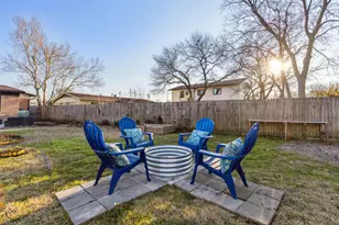 10811 Mandalay Dr, Dallas, TX 75228 - Photo 17