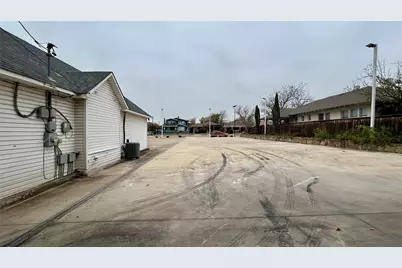 2945 Hemphill Street, Fort Worth, TX 76110 - Photo 7