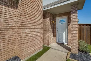 1815 Water Oak Dr, Lewisville, TX 75067 - Photo 3