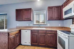 1815 Water Oak Dr, Lewisville, TX 75067 - Photo 7