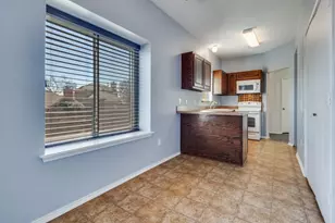 1815 Water Oak Dr, Lewisville, TX 75067 - Photo 9