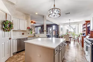 3932 Harrison Ct, Carrollton, TX 75010 - Photo 3