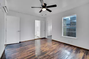 220 N Commerce St, Burleson, TX 76028 - Photo 11