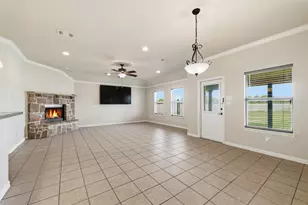 1547 Brookview Dr, Lancaster, TX 75146 - Photo 5