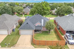 10809 River Oaks Dr, Frisco, TX 75035 - Photo 3