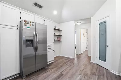 4946 Briar Oaks Lane, Grand Prairie, TX 75052 - Photo 9