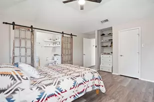 4946 Briar Oaks Ln, Grand Prairie, TX 75052 - Photo 15