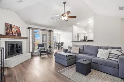 4946 Briar Oaks Lane, Grand Prairie, TX 75052 - Photo 5