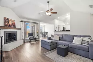 4946 Briar Oaks Ln, Grand Prairie, TX 75052 - Photo 5