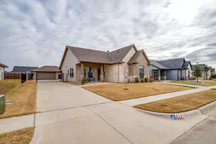 612 Adeline Dr, Burleson, TX 76028 - Photo 3