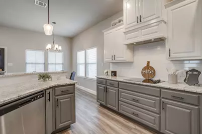 612 Adeline Drive, Burleson, TX 76028 - Photo 15