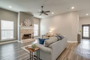 612 Adeline Dr, Burleson, TX 76028 - Photo 17