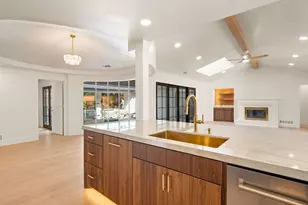 3945 Shady Hill Dr, Dallas, TX 75229 - Photo 15