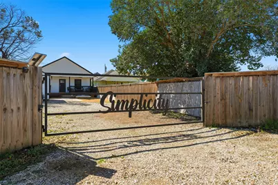 714 S 9th Street, Waco, TX 76706 - Photo 1