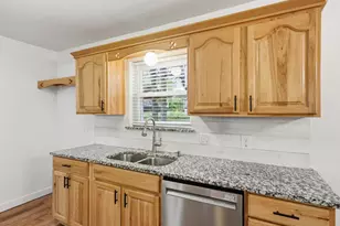 209 Valley View Ct, Azle, TX 76020 - Photo 11