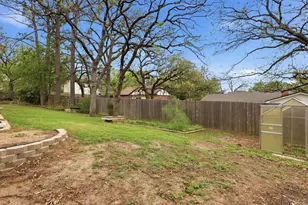 209 Valley View Ct, Azle, TX 76020 - Photo 37