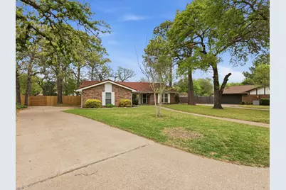 209 Valley View Court, Azle, TX 76020 - Photo 3