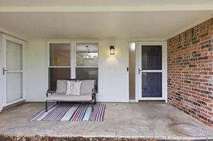 209 Valley View Ct, Azle, TX 76020 - Photo 5