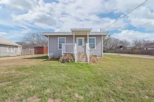 1802 N Wilhite St, Cleburne, TX 76031 - Photo 1