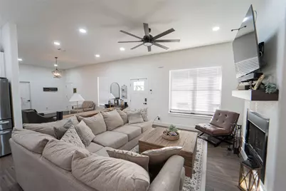 335 Brazos West Drive, Mineral Wells, TX 76067 - Photo 7