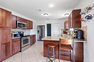 2890 Meadow Port Dr, Dallas, TX 75234 - Photo 7