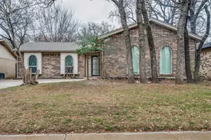 5402 Holly Trail, Arlington, TX 76016 - Photo 1