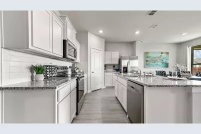 641 Harvey Street, Grandview, TX 76050 - Photo 5